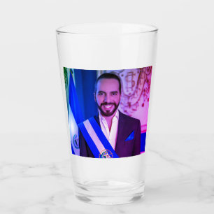 Verre Nayib Bukele, Président du Salvador