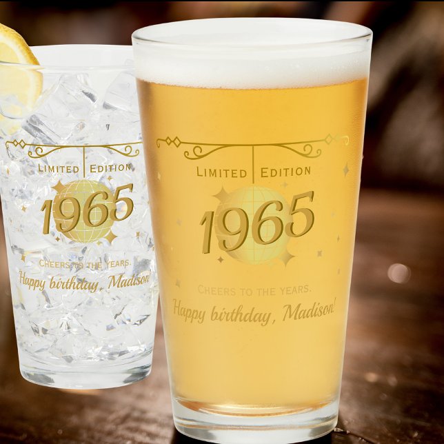 Verre Né en 1965 60e anniversaire fête boissons bière (Créateur téléchargé)
