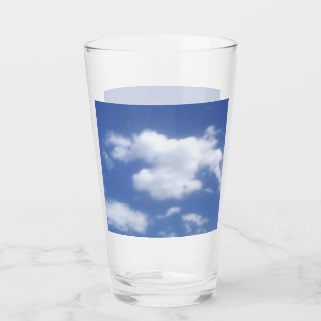 Verre nuages dans un ciel bleu (Devant)
