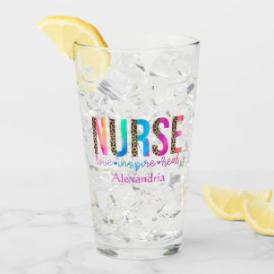 Verre "Nurse - Love, Inspire, Heal" en couleur arc-en-ci
