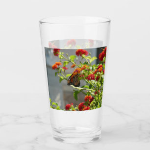 Verre Papillon monarque sur le papillon rouge Bush