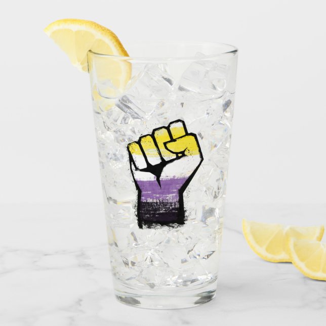 Verre Poing de protestation de fierté non binaire (Devant glace)