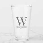 Verre Pwerspalized Monogram Nom Groomsman<br><div class="desc">Offrez un cadeau de marionnettiste monogrammé avec typographie grise,  une initiale de grand nom,  ainsi que le nom et la date.</div>