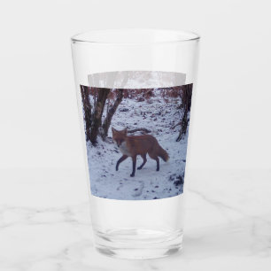 Verre Renard Rouge de la Forêt d'Hiver dans la Neige Scè