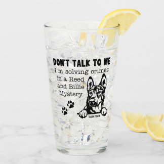 Verre Résoudre les crimes avec Reed et Billie