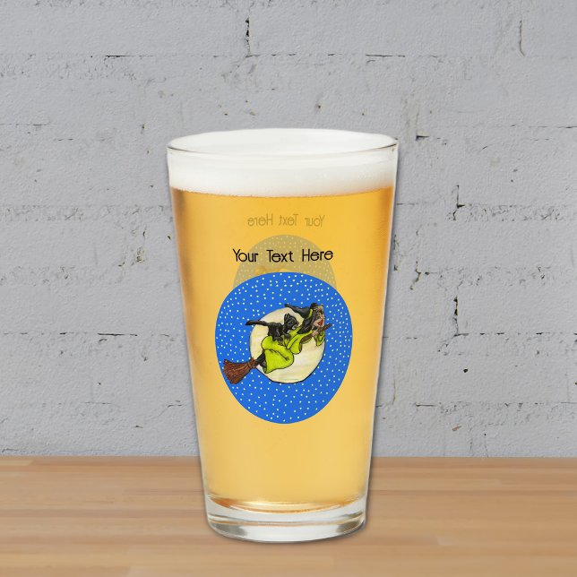 Verre Sorcière Chat Noir Volant Dernière Lune Étoiles de (Fun Witch green dress flying on broom with cat past moon blue circle with stars glass drink tumbler.)