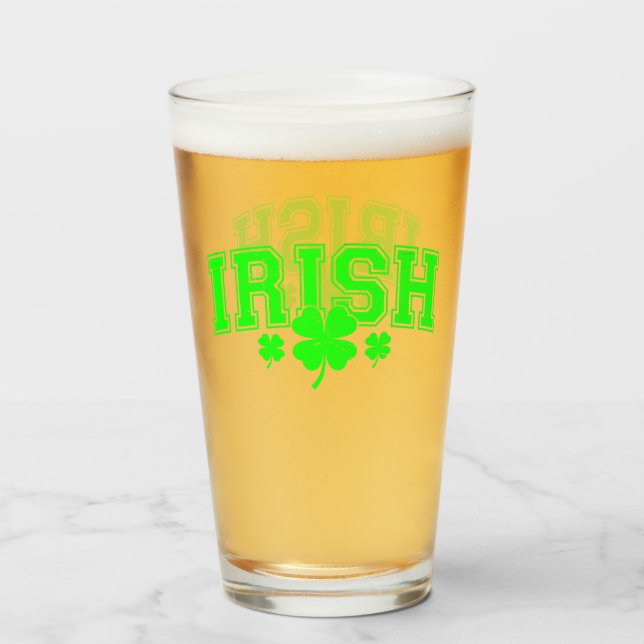 Verre St Patrick's Day Chic irlandais (Devant (rempli))