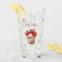Tasse de fraises sucrées aux fruits rouges