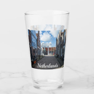 Verre Village néerlandais avec pont traditionnel en bois