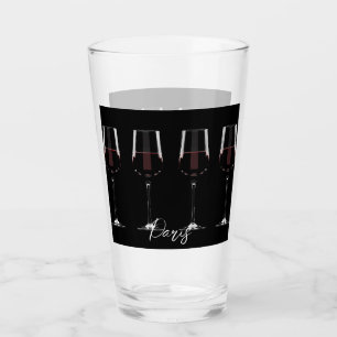Verre Vins avec vin rouge sur noir