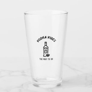 Verre Vodka vibre sur le chemin