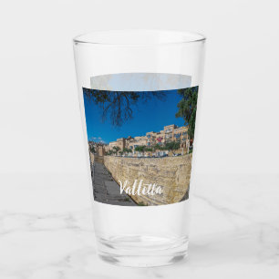 Verre Vue sur le mur de la ville et le port de La Valett