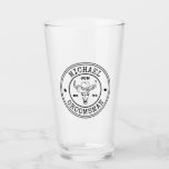 Verre Wild West Cowboy Rustic Logo Customisé Groomsmen<br><div class="desc">Cadeaux personnalisés pour les groomsmen avec thème western cowboy. Décoré de casquette de cowboy avec police vintage occidentale. Le texte et la couleur sont modifiables à l'aide de l'outil de conception pour s'adapter à votre occasion. Obtenez ce cadeau de personnaliser pour les mariages, les célibataires, les fiançailles ou toute autre...</div>