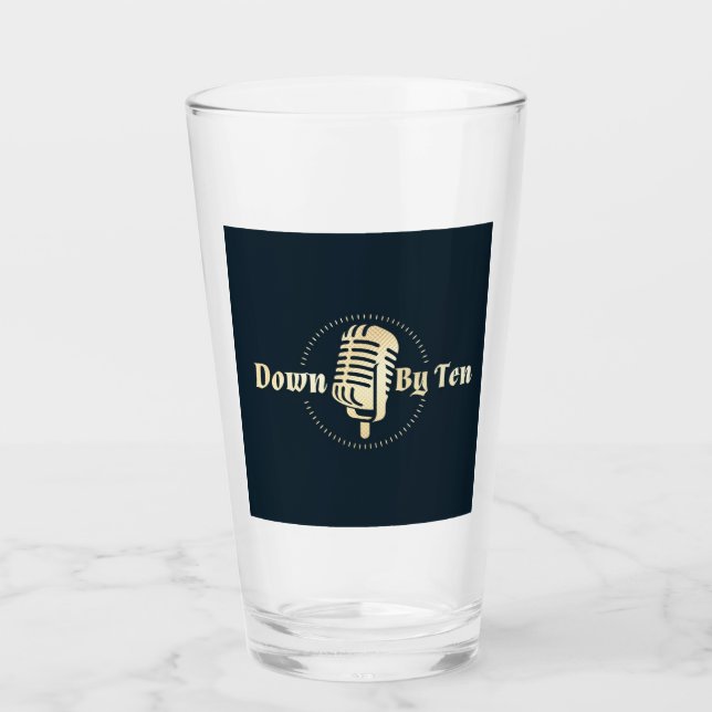 Vers Le Bas Par Verre À Dix Pint (Devant)