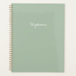 Vert sauge Nom Moderne Élégant Monogramme Boho<br><div class="desc">Élégant,  rustique,  simple,  monogramme,  minimaliste,  nom,  planificateur vert sauge. Beau design tendance.</div>