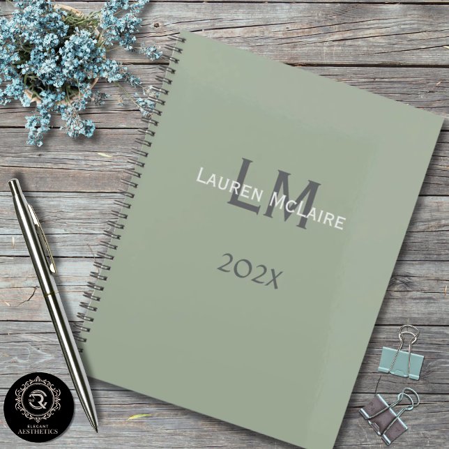 Vert Sauge Terrien Thérapeute Minimaliste Bio (Classic Sage Green Monogram Office Planning Planner)