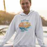 Veste À Capuche Cuisine Vintage Plage Vagues Sunshine Surfer Voyag<br><div class="desc">De mignons sweat - shirts à capuche de style vintage avec de belles vagues turquoises de l'océan et un soleil lumineux avec des palmiers en été. Le sweatshirt à capuchon cool est complété par un texte personnalisé turquoise et en détresse pour vos vacances en famille ou votre séjour à la...</div>