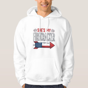 Veste À Capuche Elle est mon pétard Conception de couple patriotiq