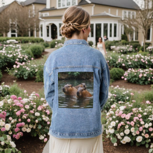 Veste En Jean Cabiais Nageant Dans La Rivière,