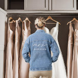 Veste En Jean Calligraphie moderne Jour de mariage de Mme<br><div class="desc">Pour plus d'options de libellé faire-part de mariage,  veuillez consulter la collection de mariages de calligraphie élégante : https://www.zazzle.com/collections/modern_minimalist-119052317964885904?rf=238296117664346256</div>