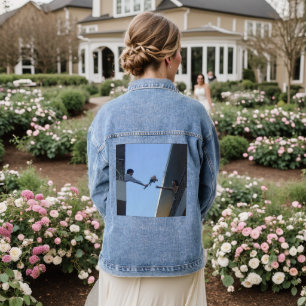 Veste En Jean Denim Jacket with Modern Artistic Print 