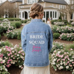 Veste En Jean Hostess Pink Nom personnalisé Mariage Bachelorette<br><div class="desc">Belle calligraphie,  blouson de denim rose Hostess. Parfait pour la douche nuptiale,  la fête de bachelorette,  la Mariage. Équipe de mariées.</div>