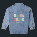 Veste En Jean Mariée Tribe Funky Retro Vintage Bachelorette Part<br><div class="desc">Bride Tribe Funky Retro Vintage Bachelorette Parti Denim Veste avec nom personnalisé</div>