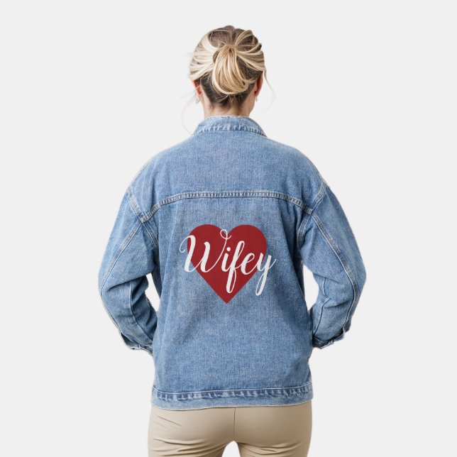 Veste En Jean Wifey dans le Red Heart Denim Jacket (Modèle)