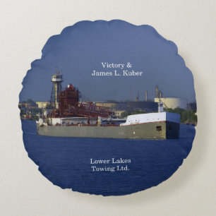 Victory & James L. Kuber coussin rond