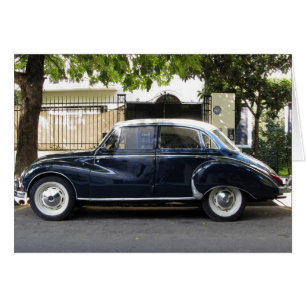 Vieille mais très bien entretenue voiture Audi.
