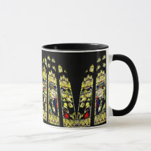 Vieille tasse de fenêtre d'église en verre souillé