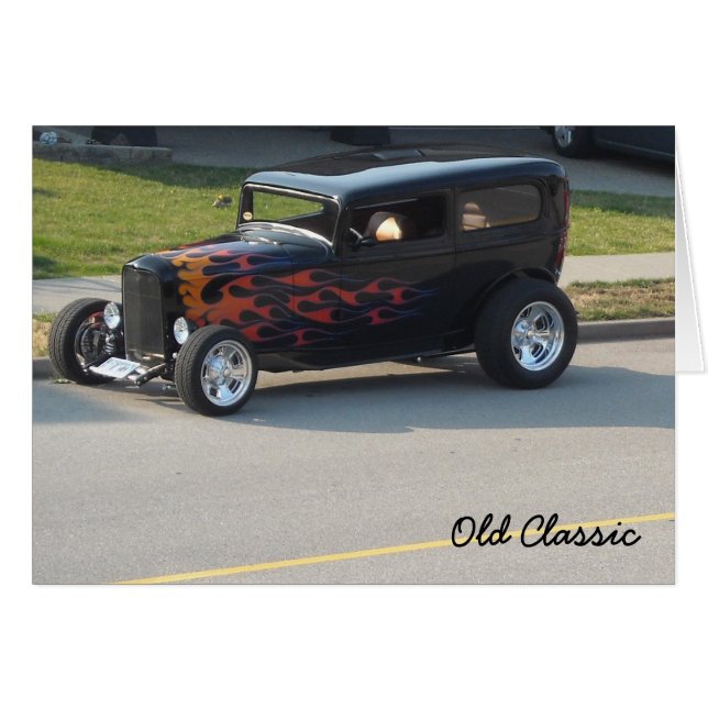 Vieille voiture classique avec décoration de flamm (Devant Horizontal)