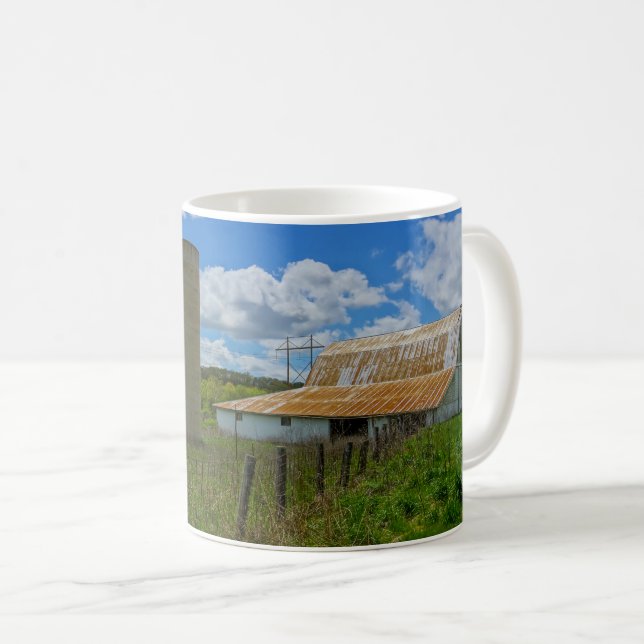 Vielle grange d'Ozarks et Mug de café en silo (Devant droit)