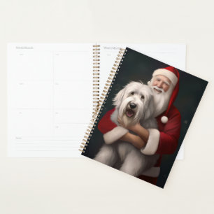 Vieux Chien de Berger Anglais avec le Père Noël Fe