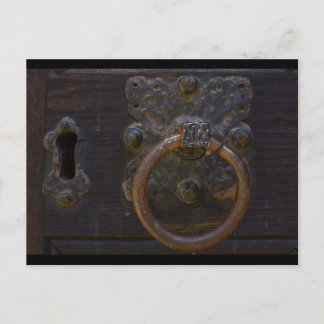 Vieux frappeur de porte antique - carte postale