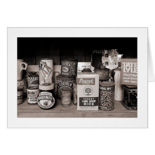 Vieux paquets, boîtes et boîtes de conserve.