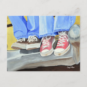 Vieux souliers et vieille carte postale