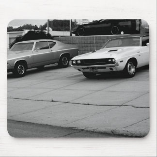 Vieux tapis de souris de voitures
