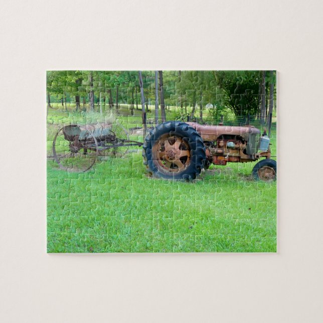 Vieux tracteur agricole rouillé Jigsaw Puzzle (Horizontal)