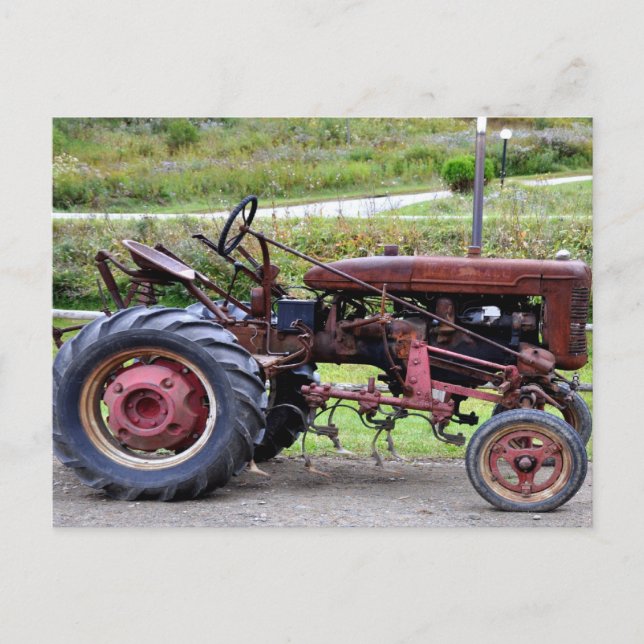 Vieux Tracteur - Carte postale (Devant)