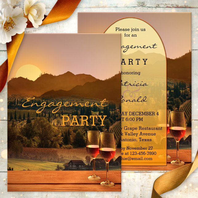Vignoble Thème d'engagement Fête Invitation (Engagement party invitation with two glasses of wine on a rustic wood table overlooking a vineyard)