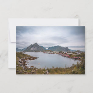 Village de pêcheurs Reine, îles Lofoten