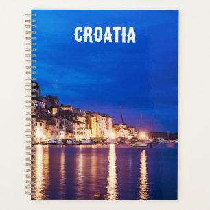 Ville croate Sibenik à la nuit Planificateur