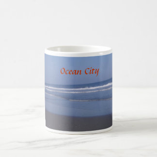 Ville d'océan - l'Océan Atlantique - tasse de café