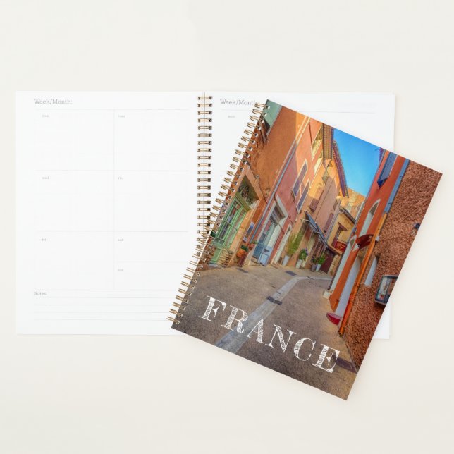 Ville française colorée sur une colline (Devant avec enveloppe)