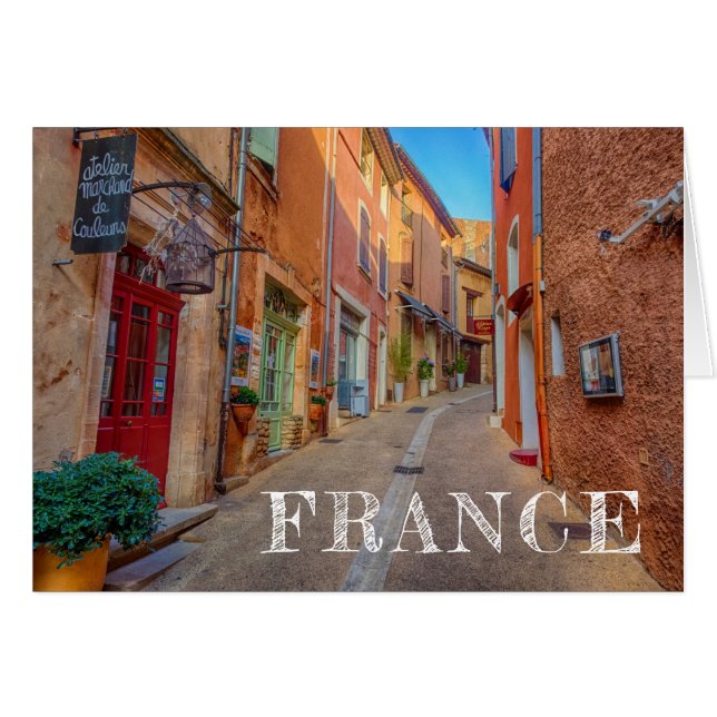 Ville française colorée sur une colline (Devant horizontal)