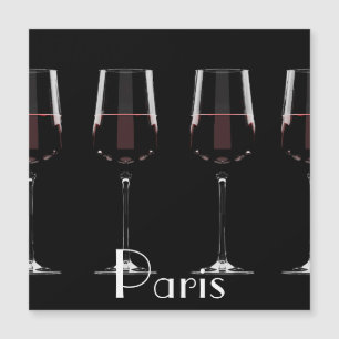Vins avec vin rouge sur noir