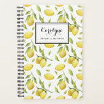 Vintage Aquarelle Lemons et Motif de verdure<br><div class="desc">Écrivez vos plans et votre calendrier avec ce planificateur fantaisiste et d'inspiration botanique. Il présente des illustrations aquarelles de citron et de motif de feuillage. Personnalisez en ajoutant votre nom ou votre courte phrase. Ce planificateur citron sera parfait comme cadeau personnalisé. Des éléments correspondants sont disponibles.</div>