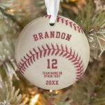 Vintage Baseball Ball Stitting Photo Personnalisée<br><div class="desc">Idéal pour les fêtes de Noël pour le joueur de baseball, l'entraîneur ou le fan que vous connaissez. Personnalisez avec nom, numéro de maillot, nom d'équipe ou autre texte et l'année commémorative sur le devant et une photo optionnelle sur le dos pour les styles ornementaux à deux côtés. CONSEIL PHOTO...</div>