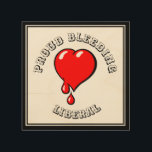 Vintage Black Red Bleeding Heart Liberal Pop Art<br><div class="desc">Décorez votre chambre avec ce beau mur de bois avec un drôle de chapeau pop art rouge saignant. Si vous êtes un libéral de coeur qui saigne, alors ce dessin drôle est pour vous. L'arrière - plan est la texture du bois. Un coeur saignant pour un libéral. Peut-être un cadeau...</div>